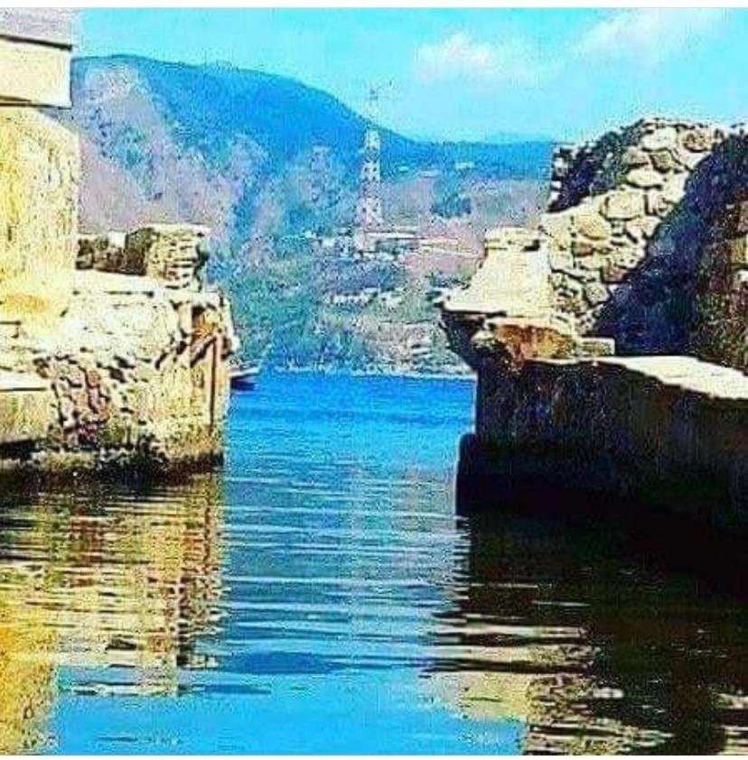 Tra Mare E Lago Torre di Faro 外观 照片